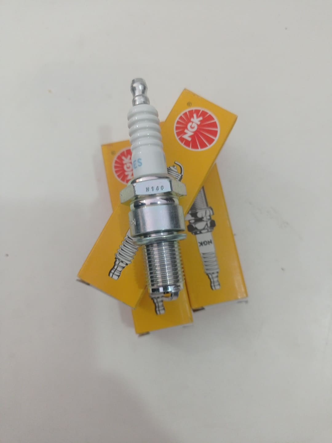 CANDELA 3PZ NKG PER SUZUKI RM85 E ALTRI CODICE: BR10ES 4832 - immagine 3